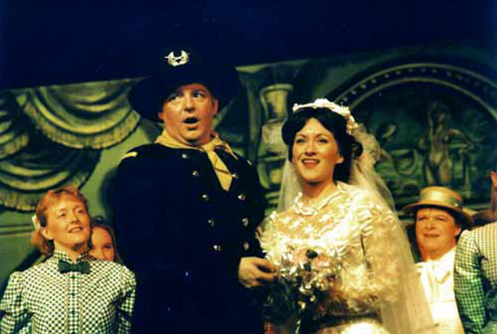 Derek Drennan and Natalie Stevens in 'Calamity Jane' (STC 2000)